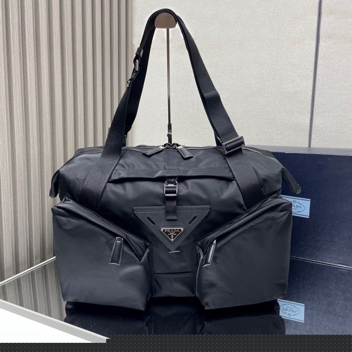 Pra*a travel bags